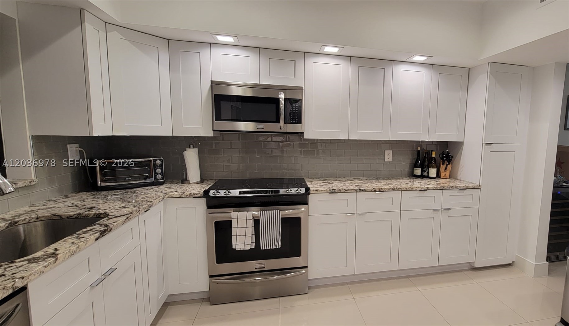 HILLTOP CONDO - Residential Lease
