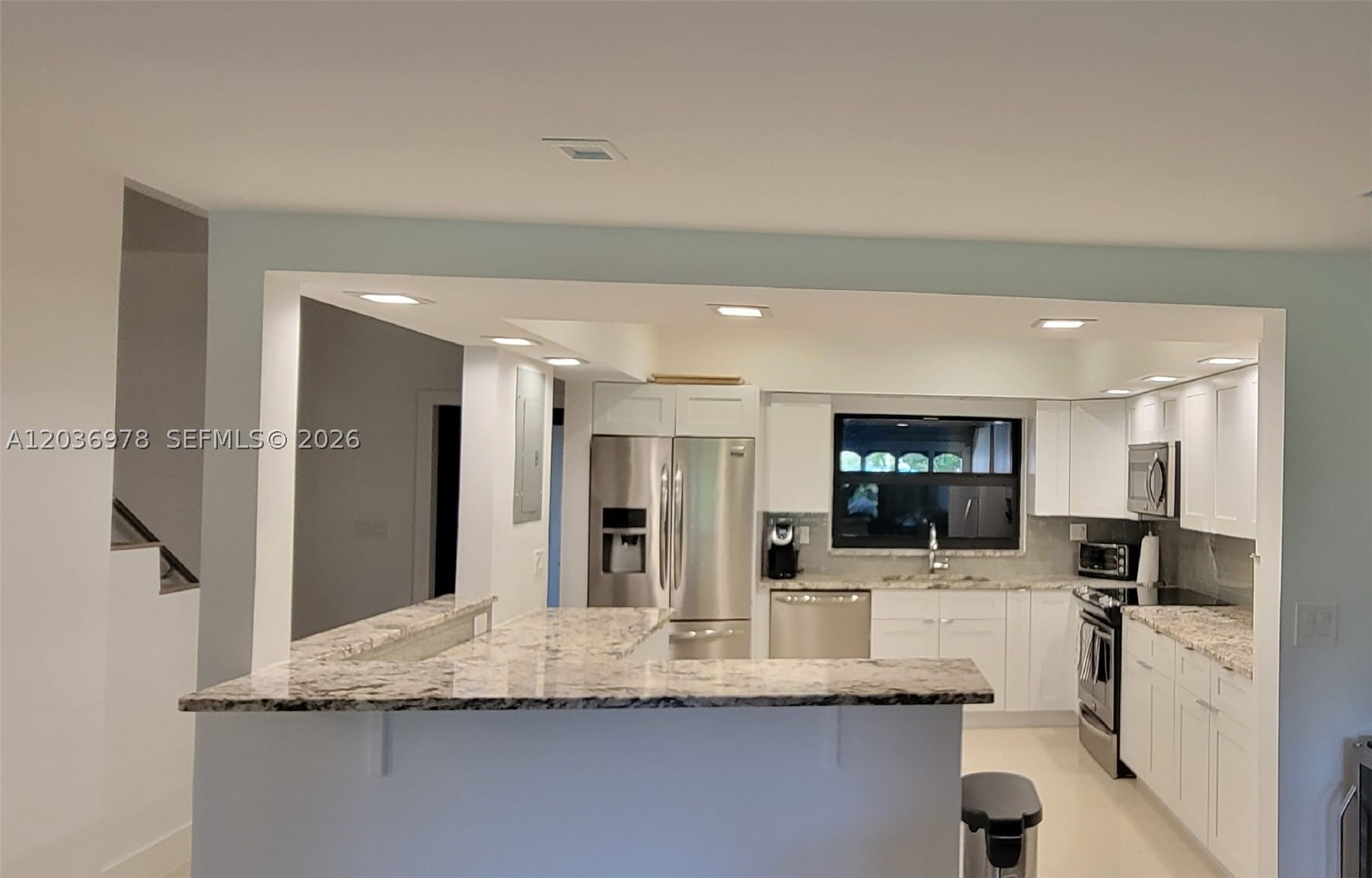 HILLTOP CONDO - Residential Lease
