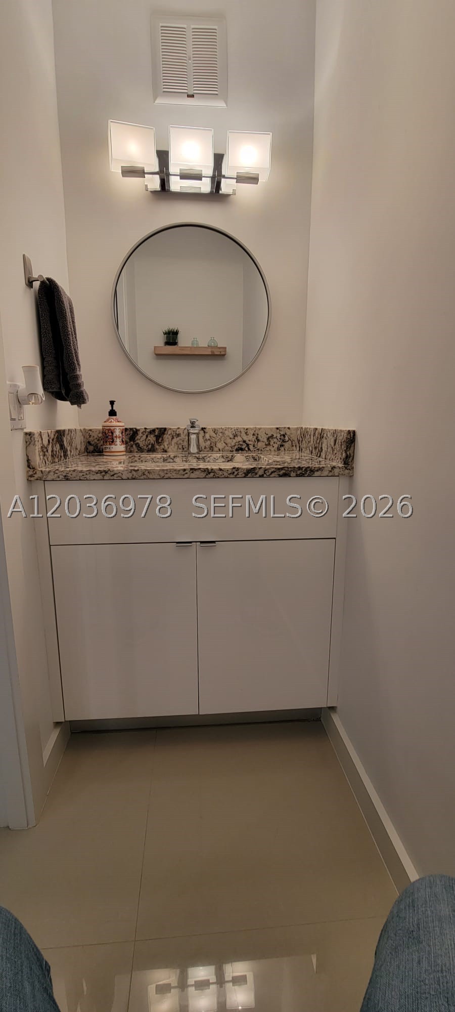 HILLTOP CONDO - Residential Lease