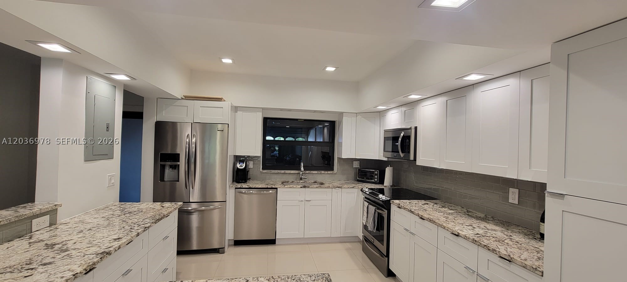 HILLTOP CONDO - Residential Lease