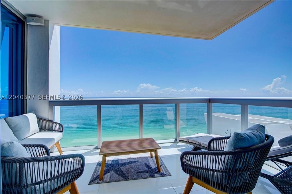 NORTH CARILLON BEACH COND - Residential