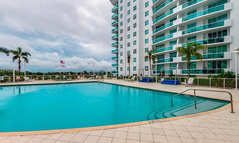 360 CONDO A - Residential