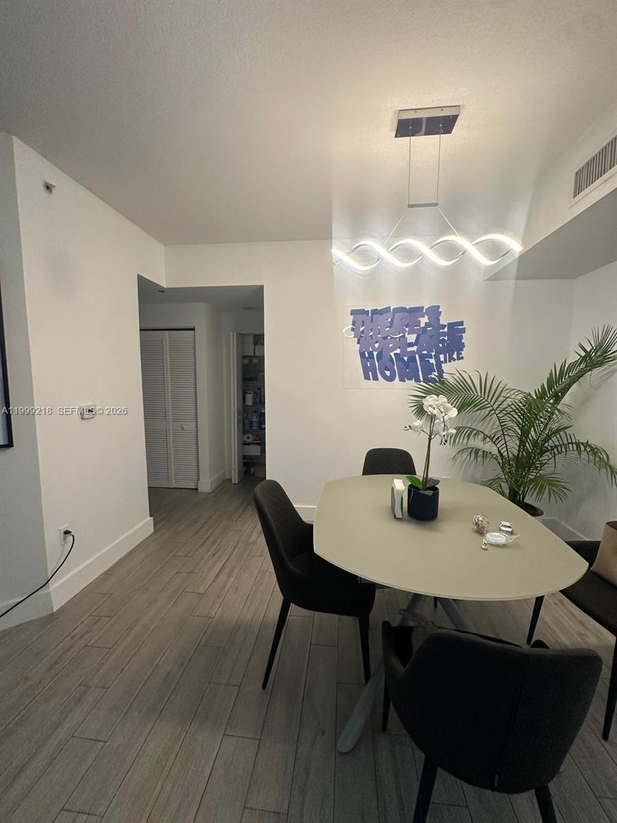 360 CONDO A - Residential