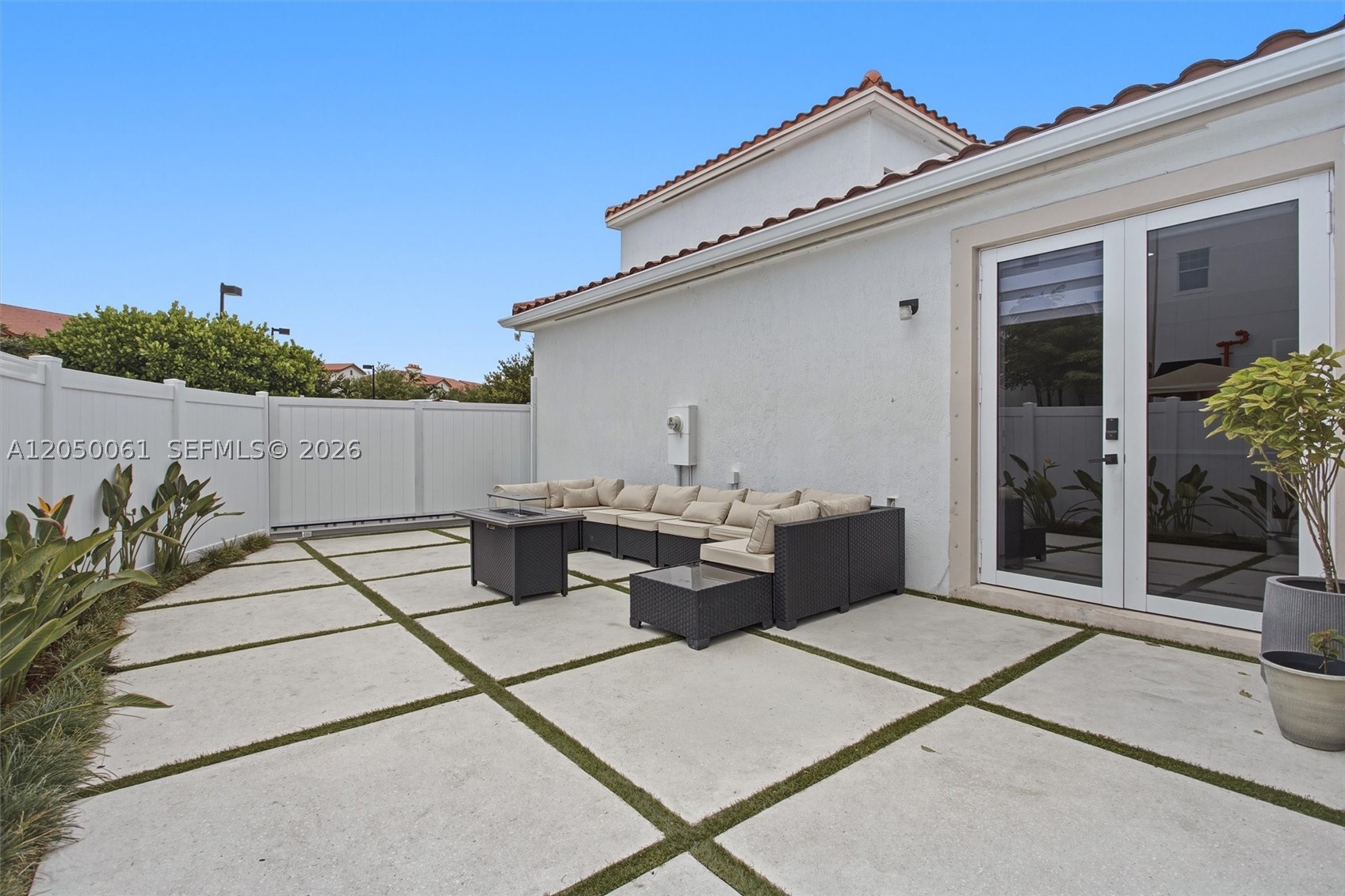 KENDALL COMMONS RESIDENTI - Residential