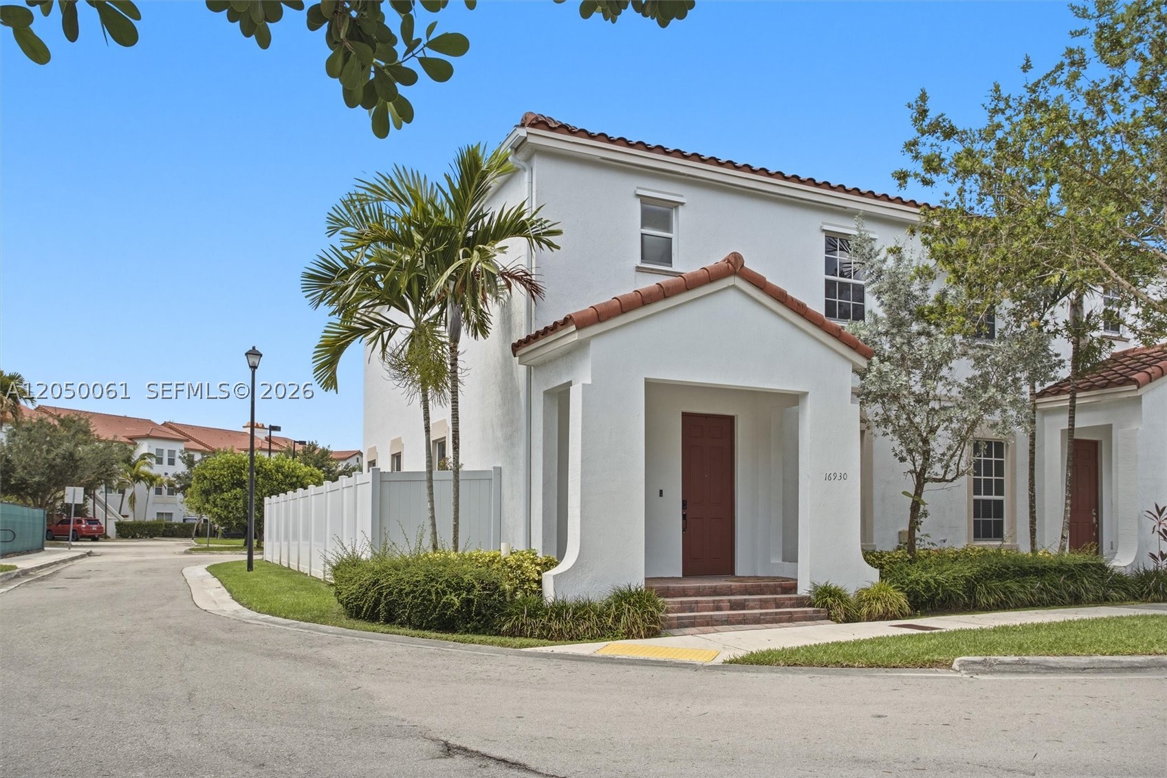 KENDALL COMMONS RESIDENTI - Residential