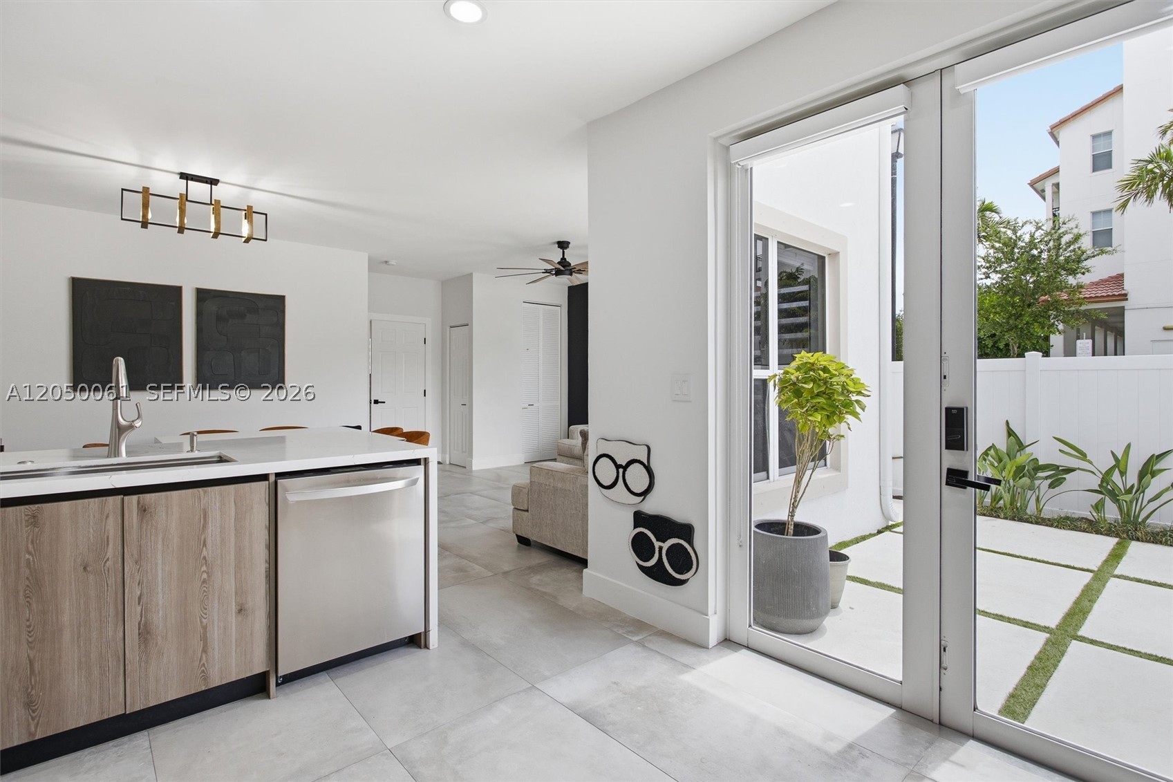 KENDALL COMMONS RESIDENTI - Residential