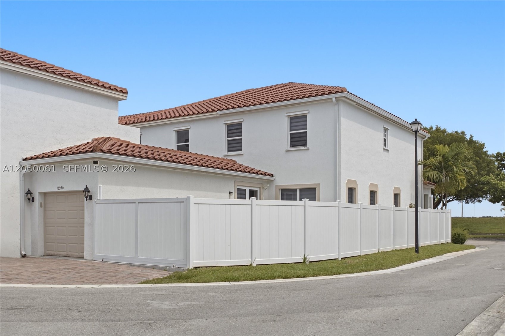 KENDALL COMMONS RESIDENTI - Residential