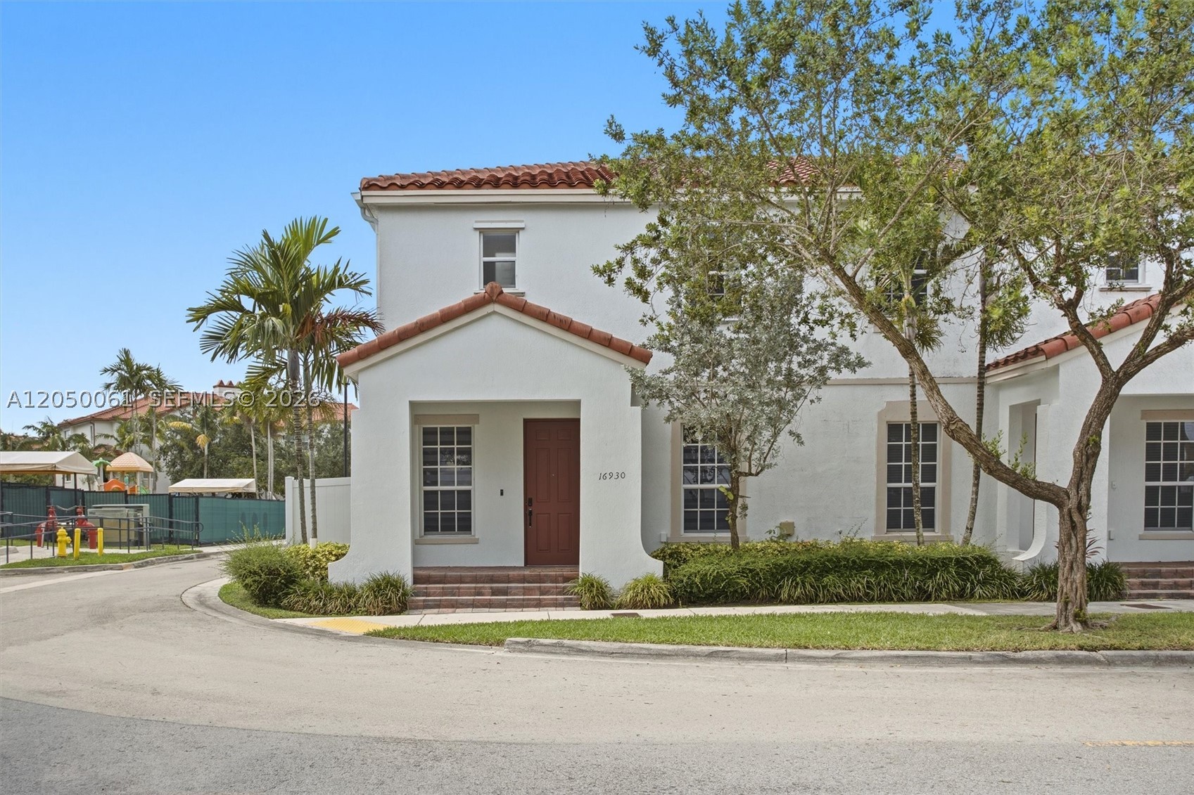KENDALL COMMONS RESIDENTI - Residential