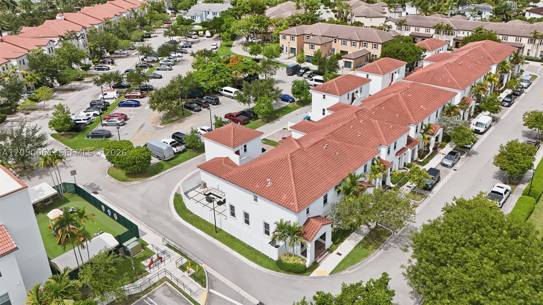 KENDALL COMMONS RESIDENTI - Residential