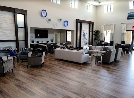 KENDALL COMMONS RESIDENTI - Residential