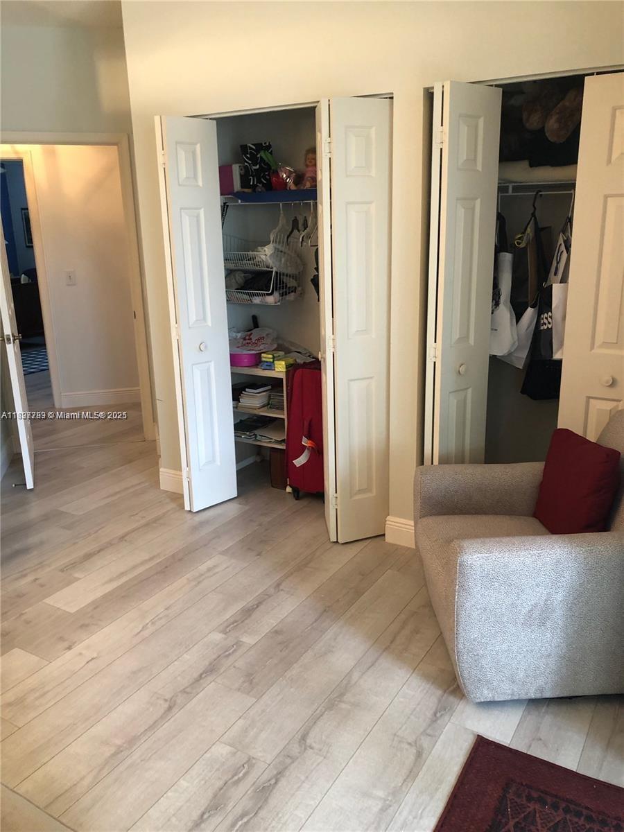 COACH HOUSES OF TOWN PLAC - Residential