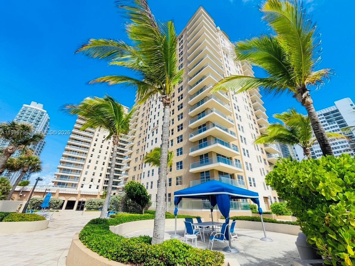 MALAGA TOWERS CONDO - Residential