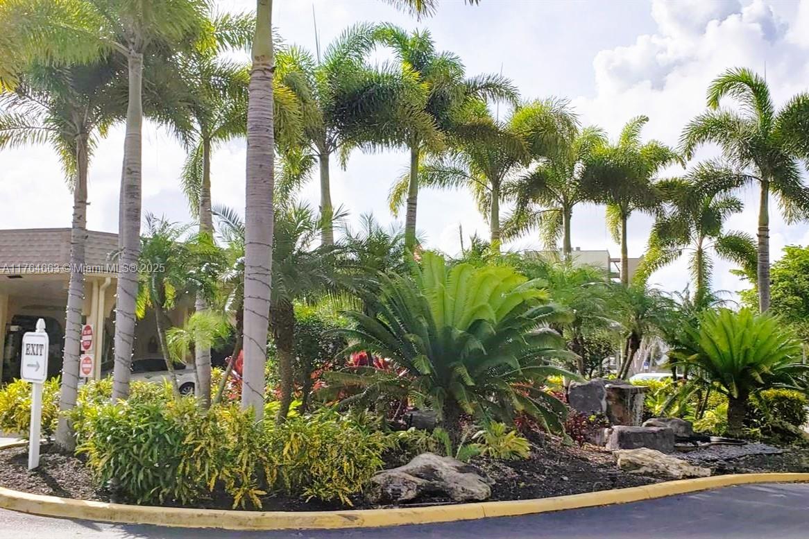POINCIANA PLACE CONDO 1,2 - Residential