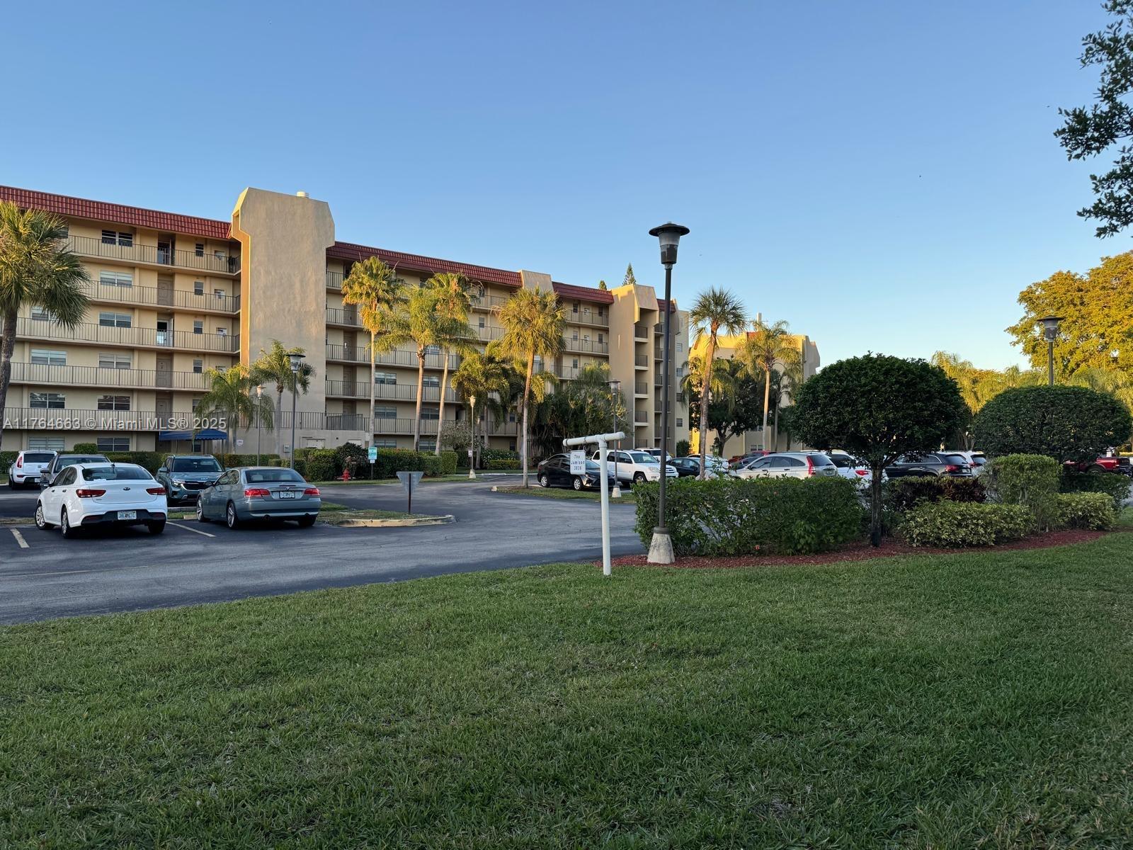 POINCIANA PLACE CONDO 1,2 - Residential