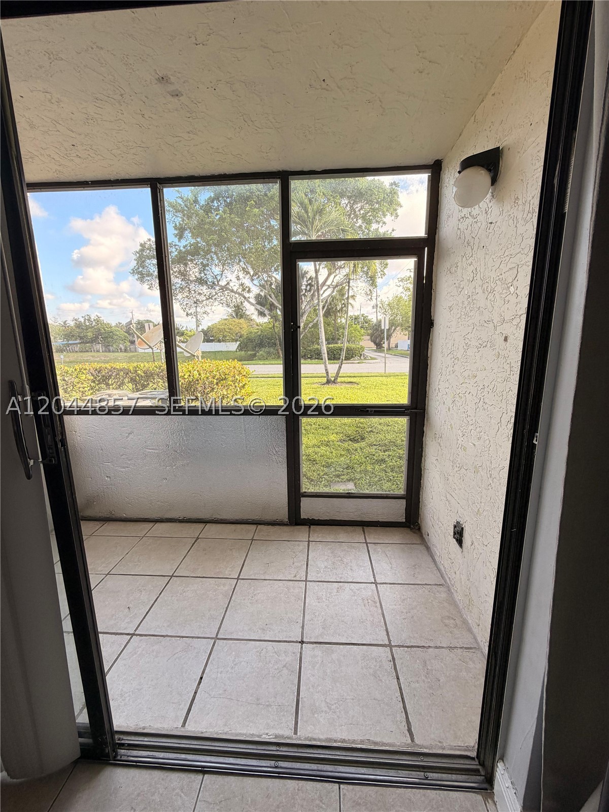 MALIBU NORTH CONDO - Residential