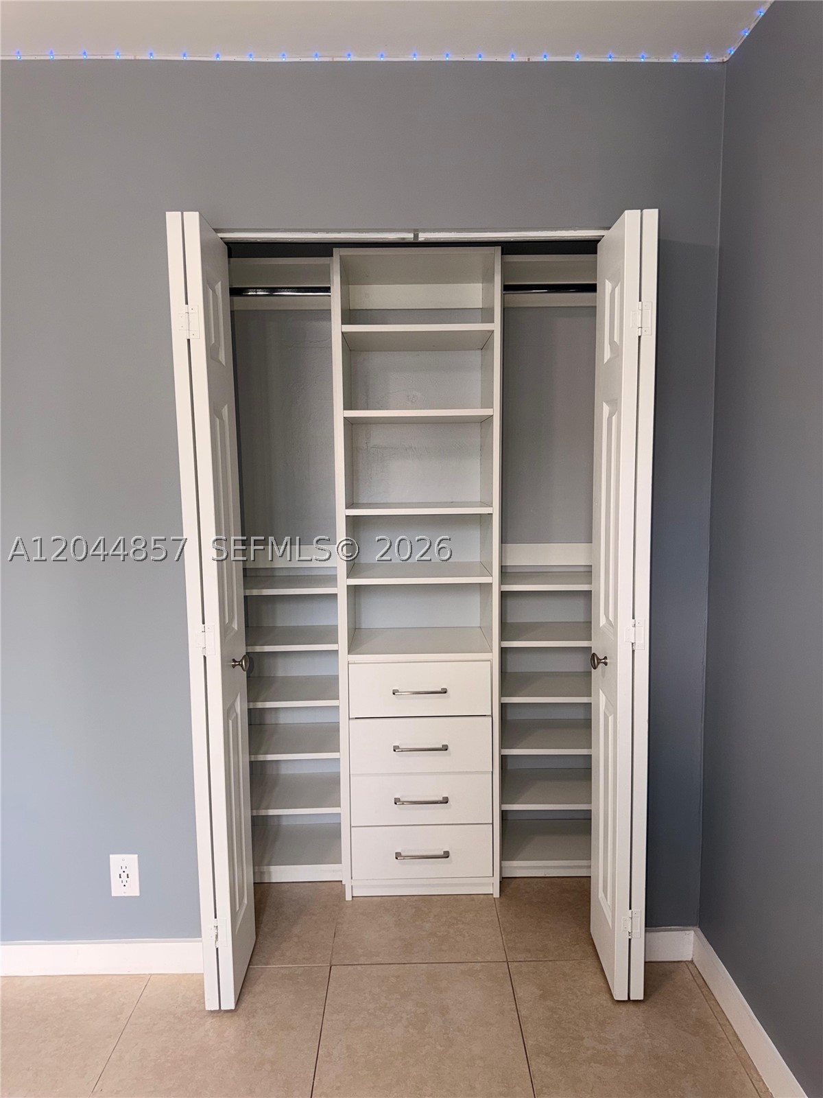 MALIBU NORTH CONDO - Residential