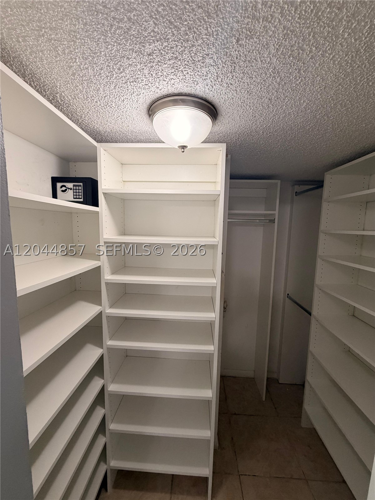 MALIBU NORTH CONDO - Residential