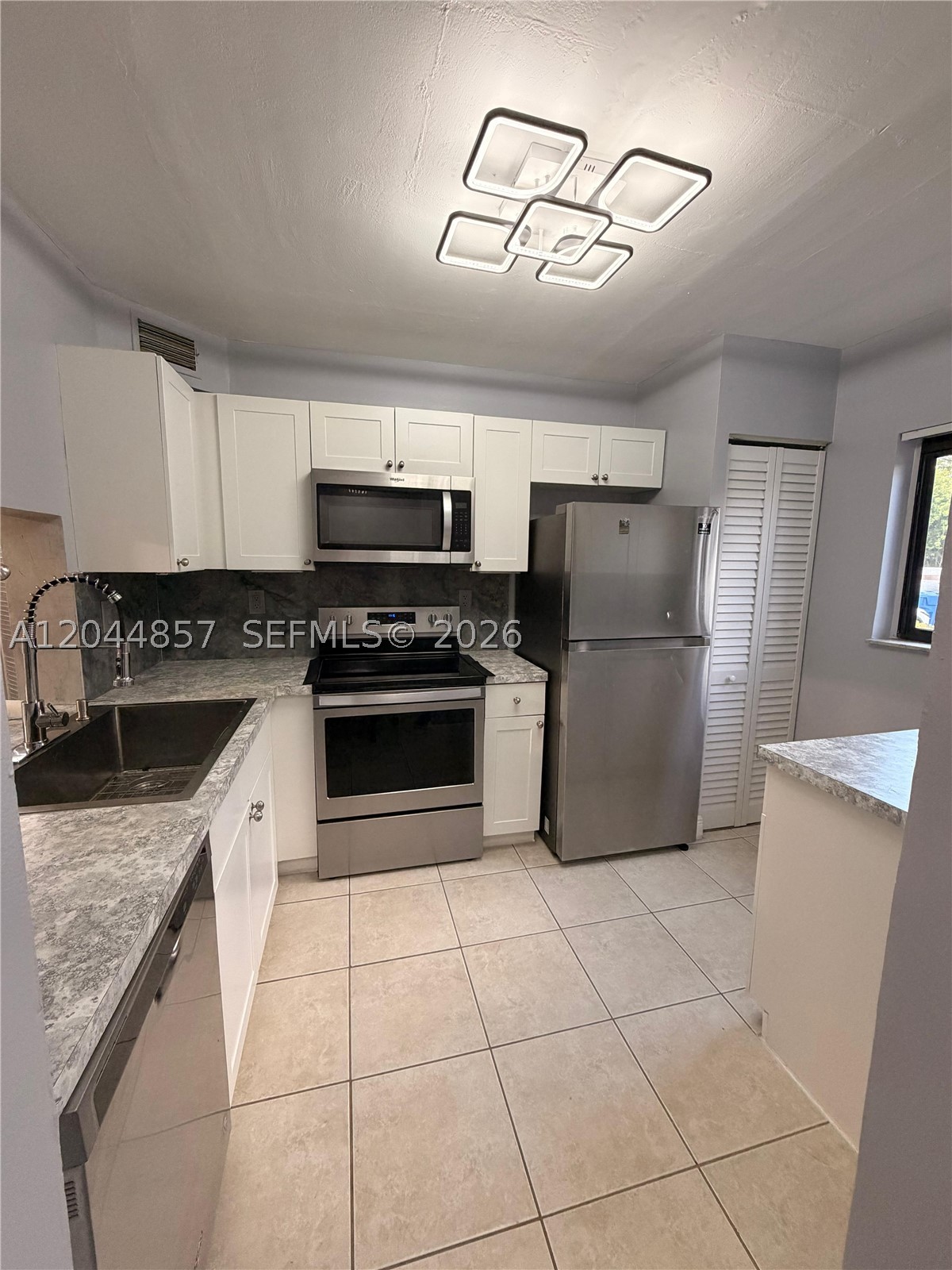 MALIBU NORTH CONDO - Residential