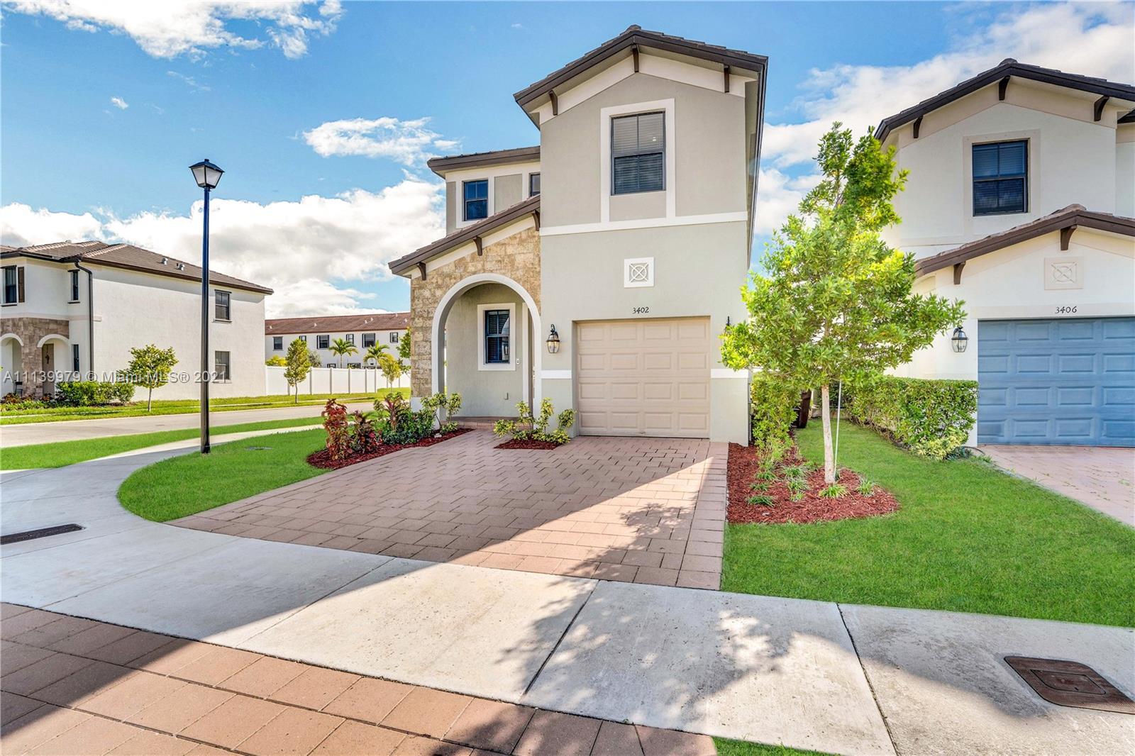 AQUABELLA NORTH - Residential Lease