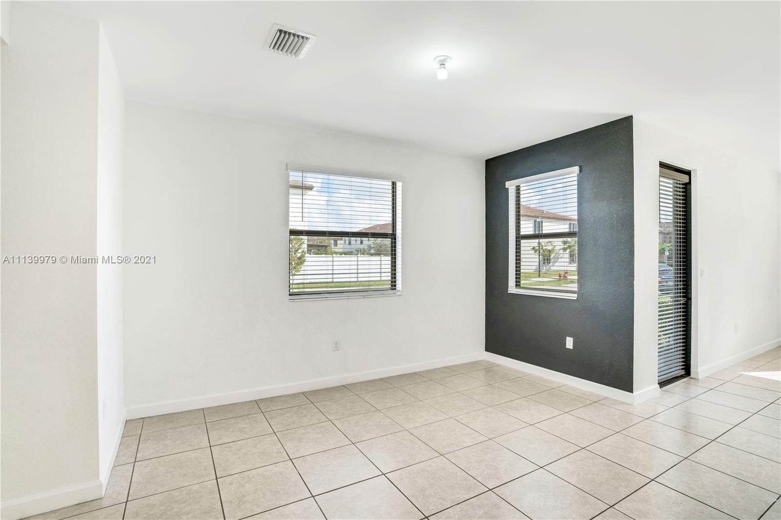AQUABELLA NORTH - Residential Lease