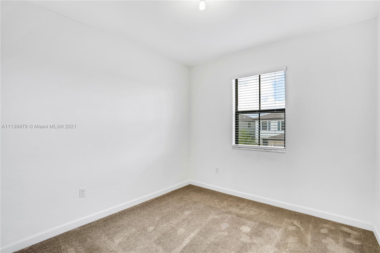 AQUABELLA NORTH - Residential Lease