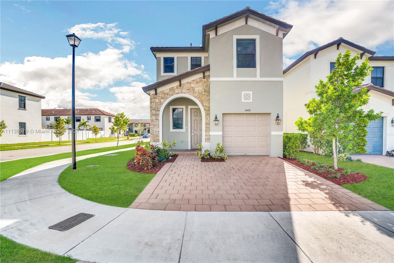 AQUABELLA NORTH - Residential Lease