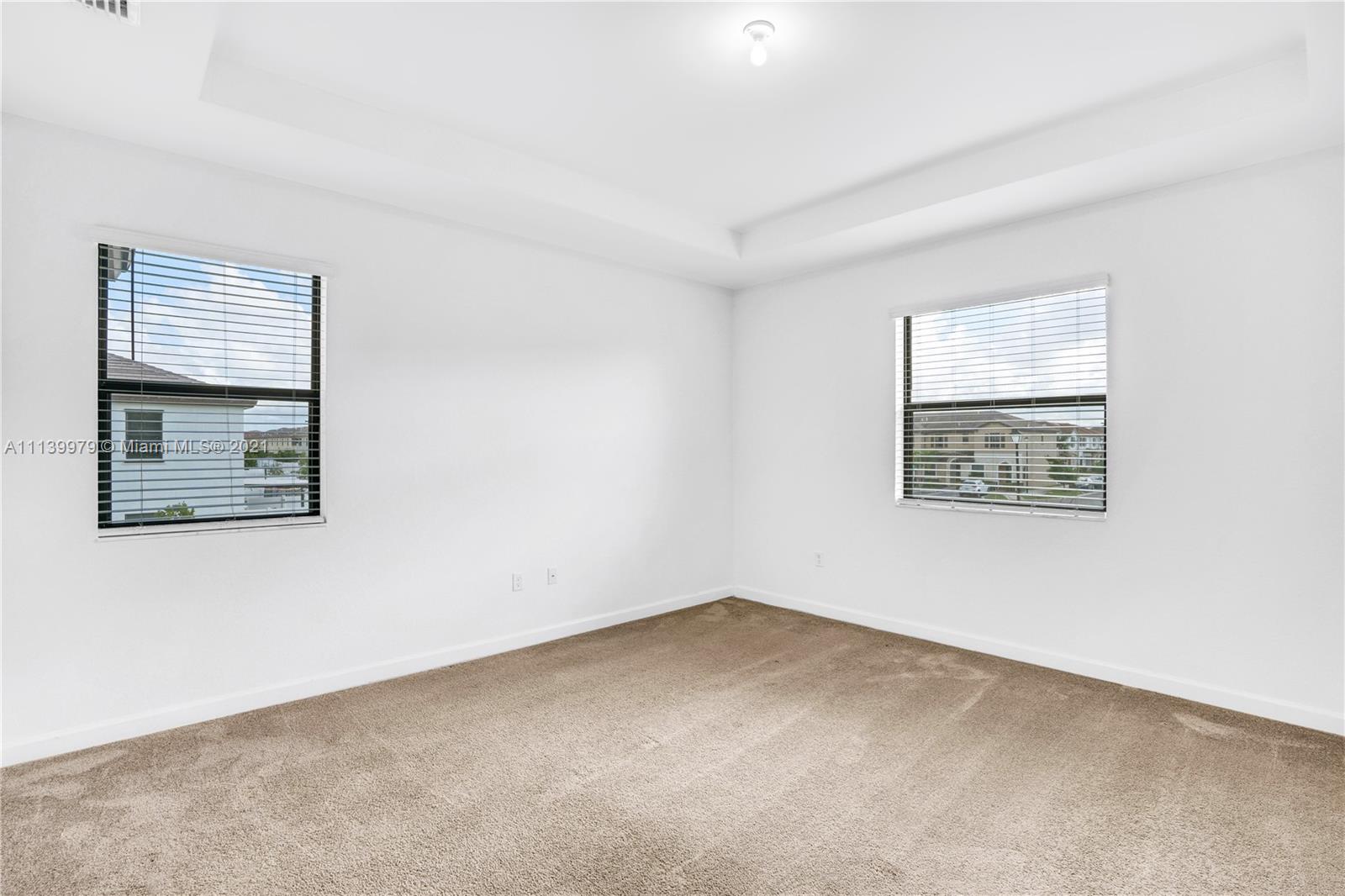 AQUABELLA NORTH - Residential Lease