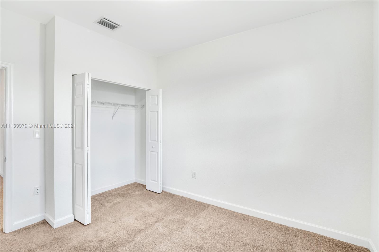 AQUABELLA NORTH - Residential Lease