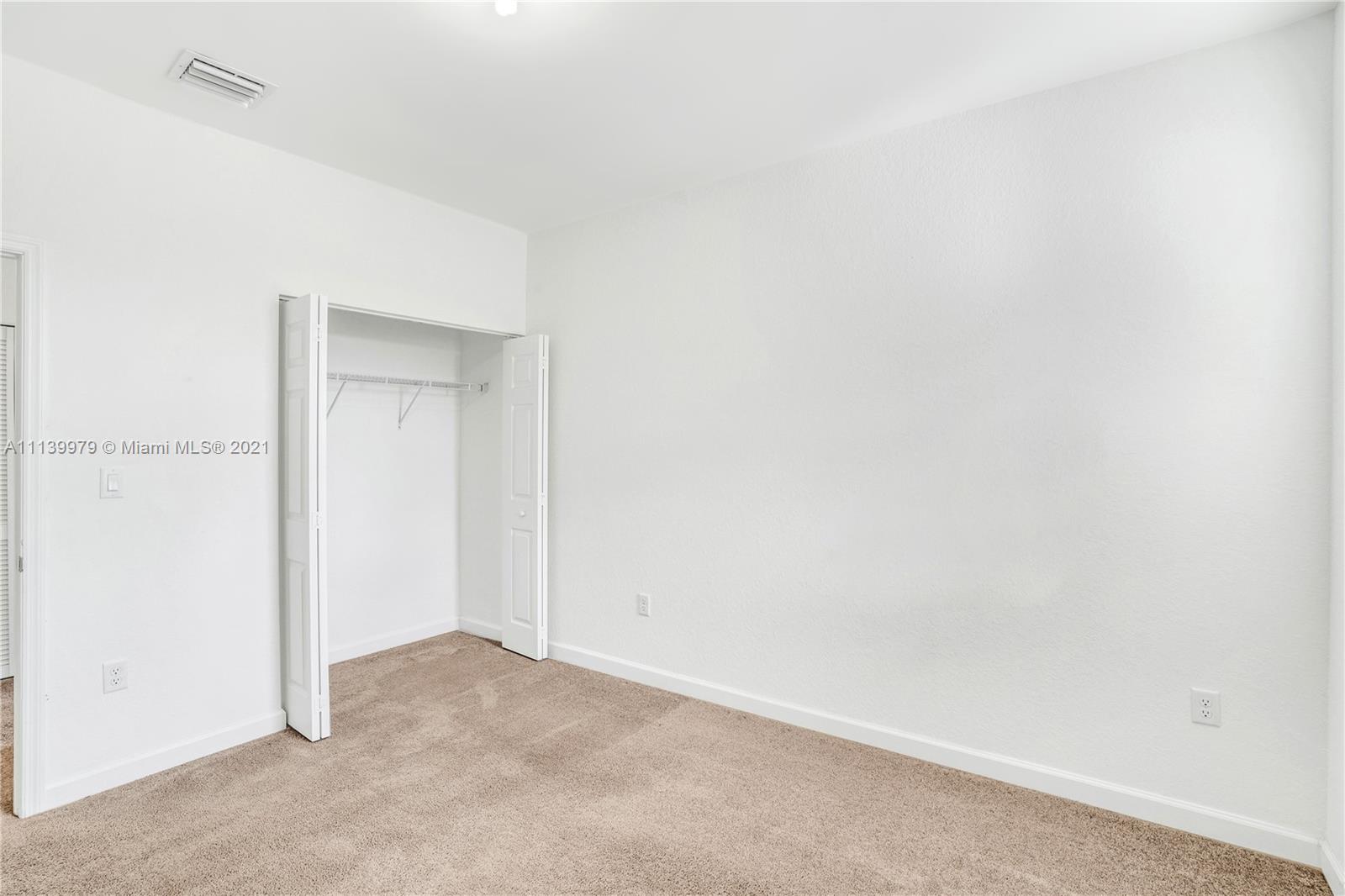 AQUABELLA NORTH - Residential Lease