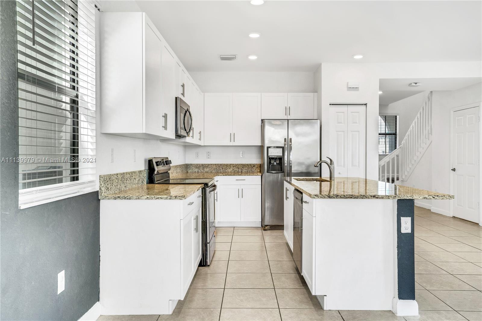 AQUABELLA NORTH - Residential Lease