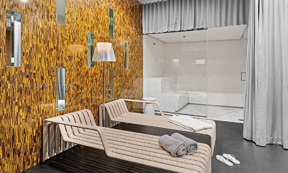 METROPICA NORTH TOWER ONE - Residential