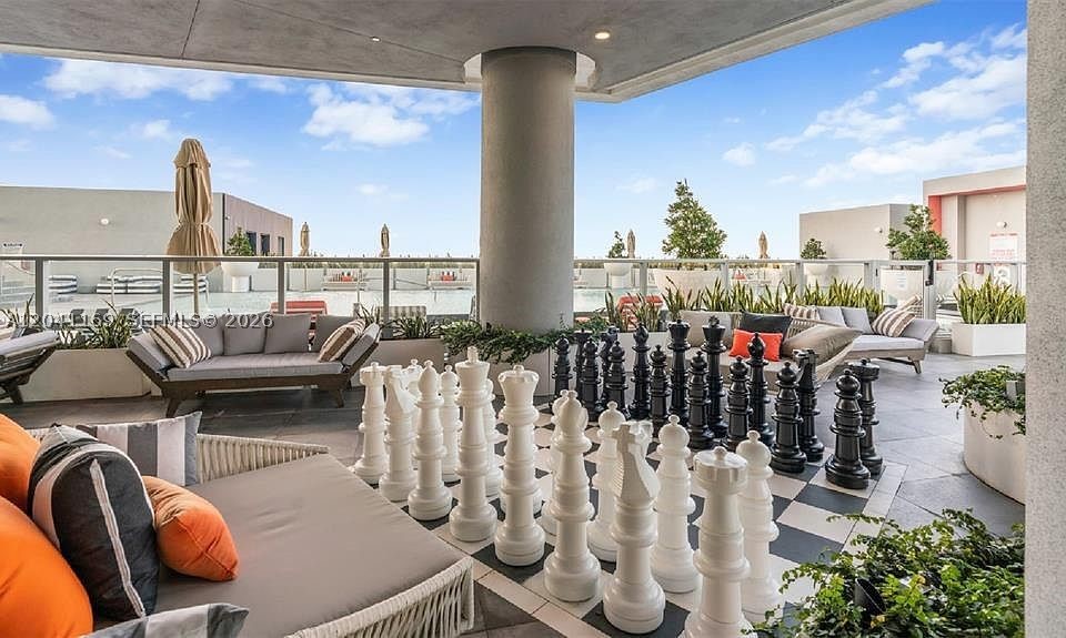METROPICA NORTH TOWER ONE - Residential