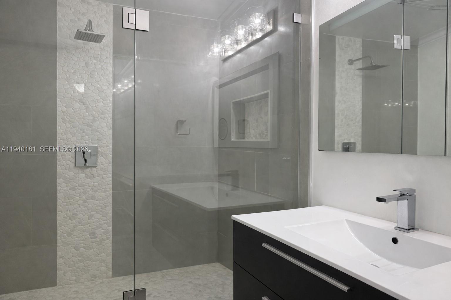 LOS PALACIOS I CONDO - Residential