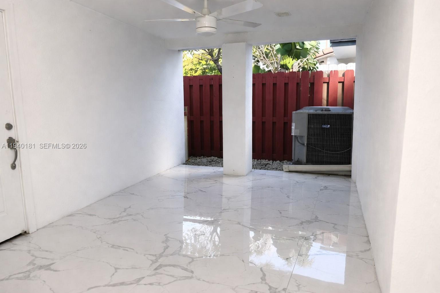 LOS PALACIOS I CONDO - Residential