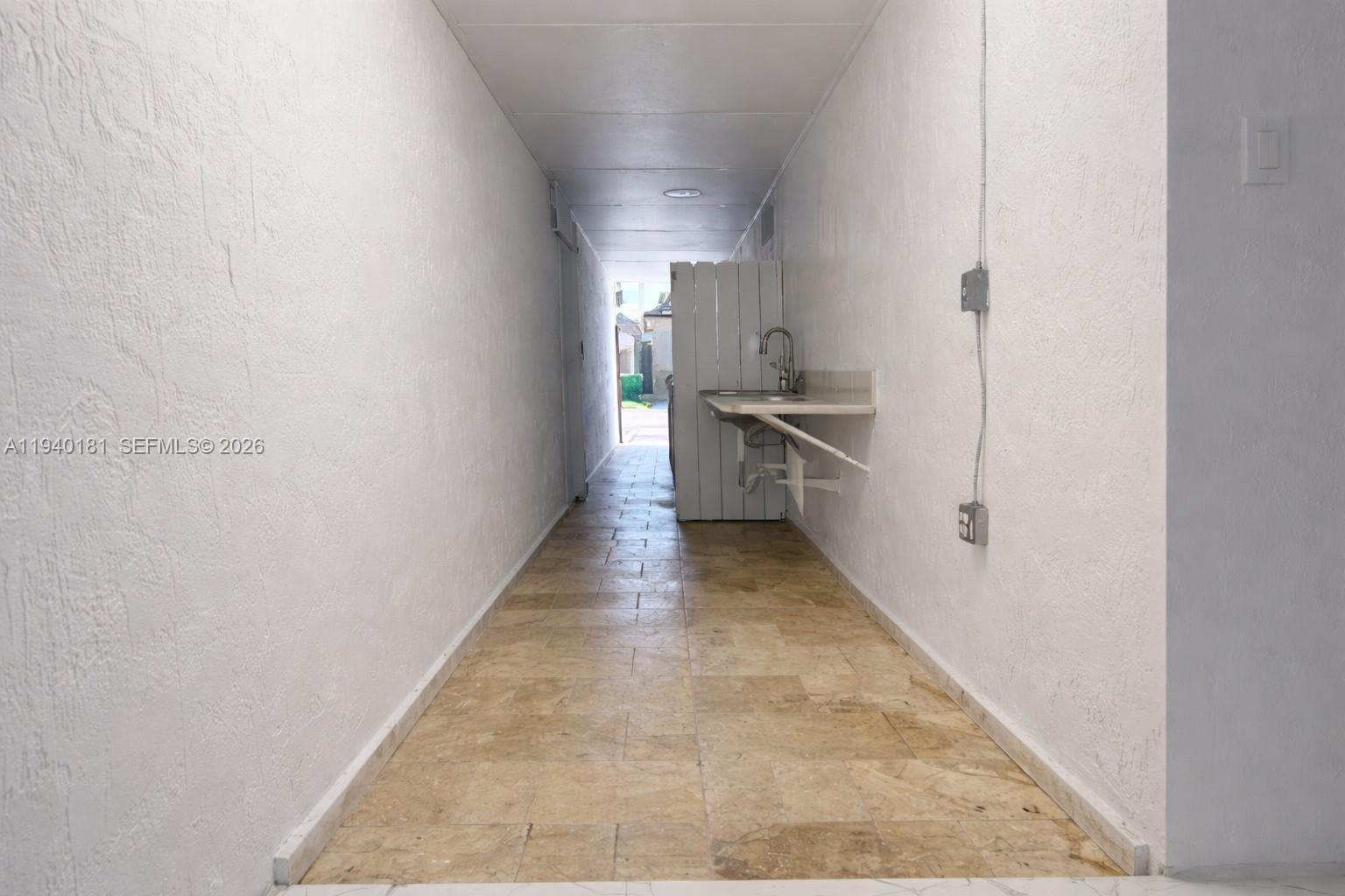 LOS PALACIOS I CONDO - Residential