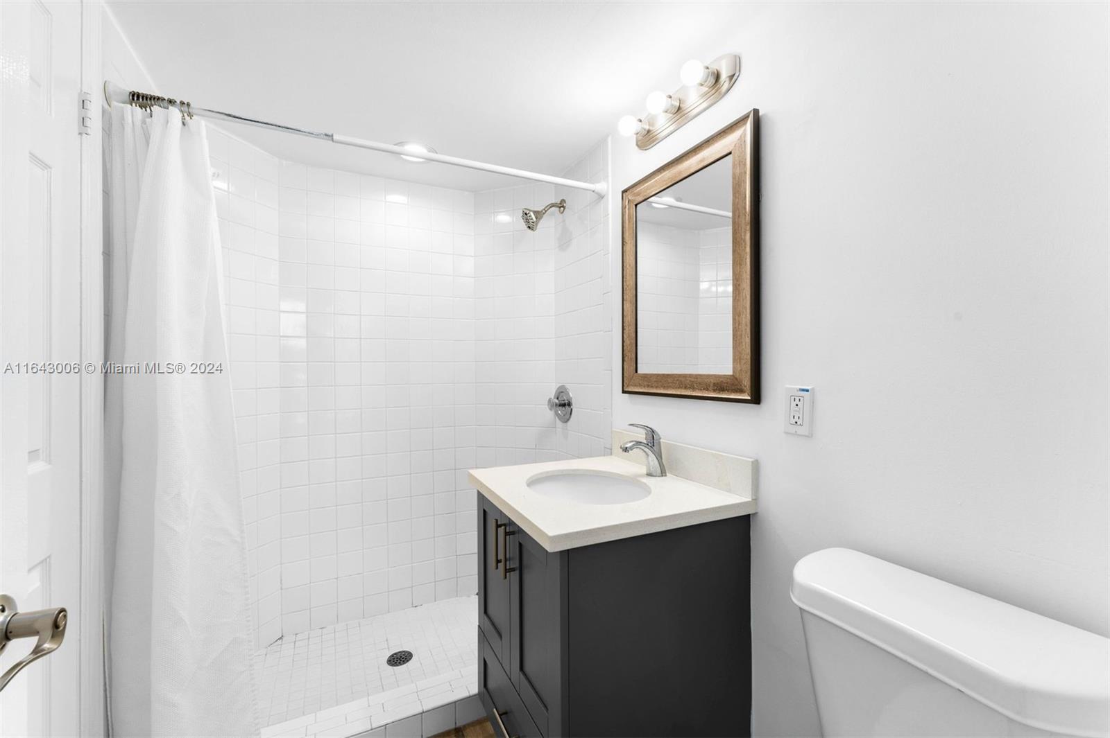UNIVERSITY INN CONDO - Residential Lease