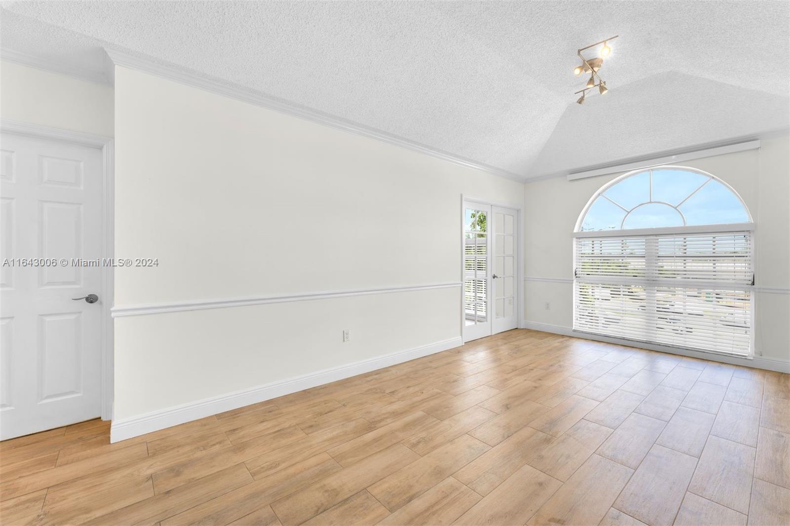 UNIVERSITY INN CONDO - Residential Lease