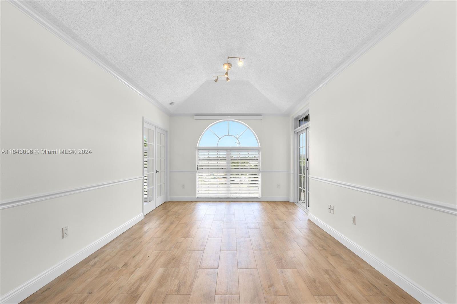 UNIVERSITY INN CONDO - Residential Lease
