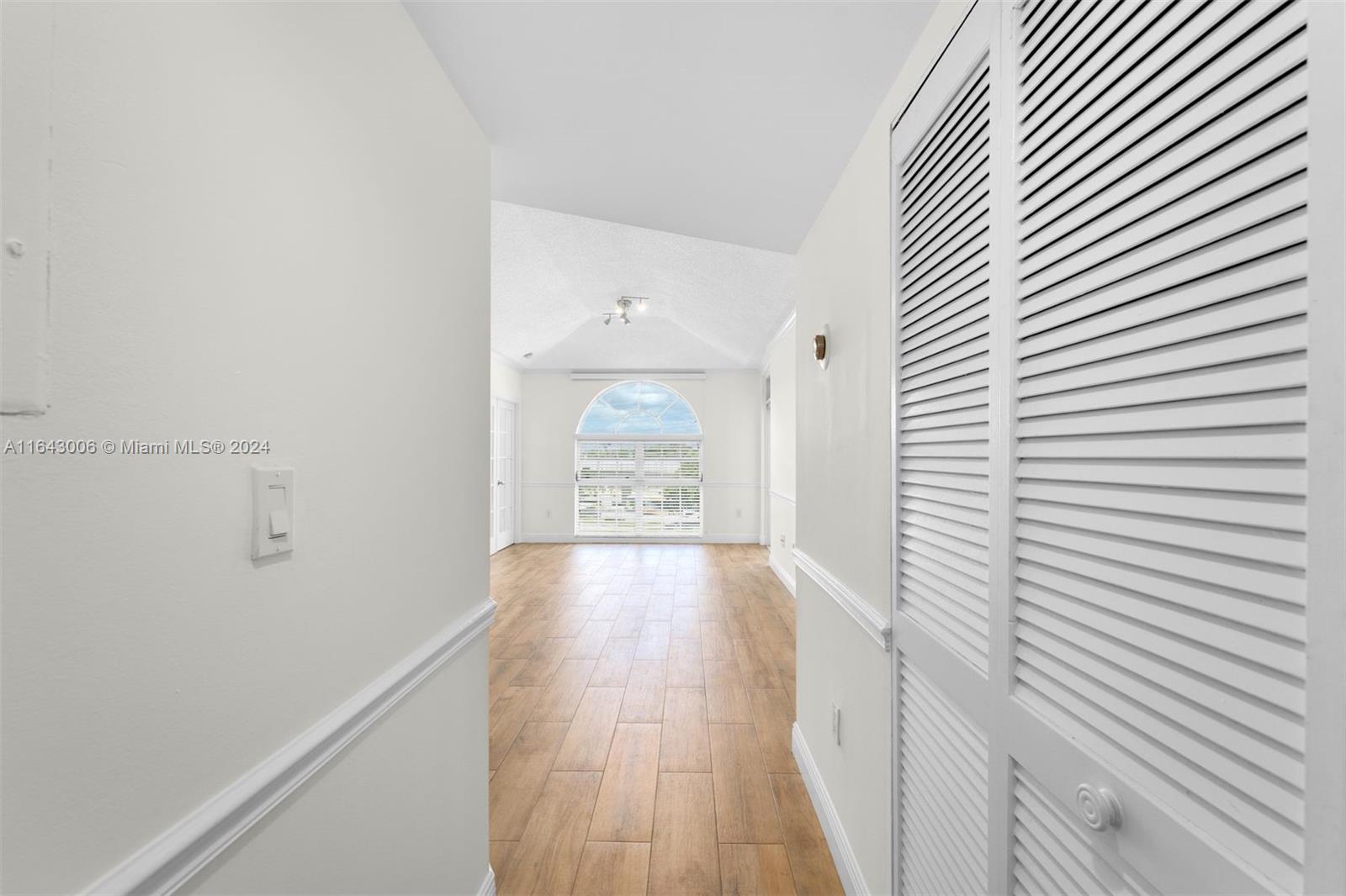 UNIVERSITY INN CONDO - Residential Lease