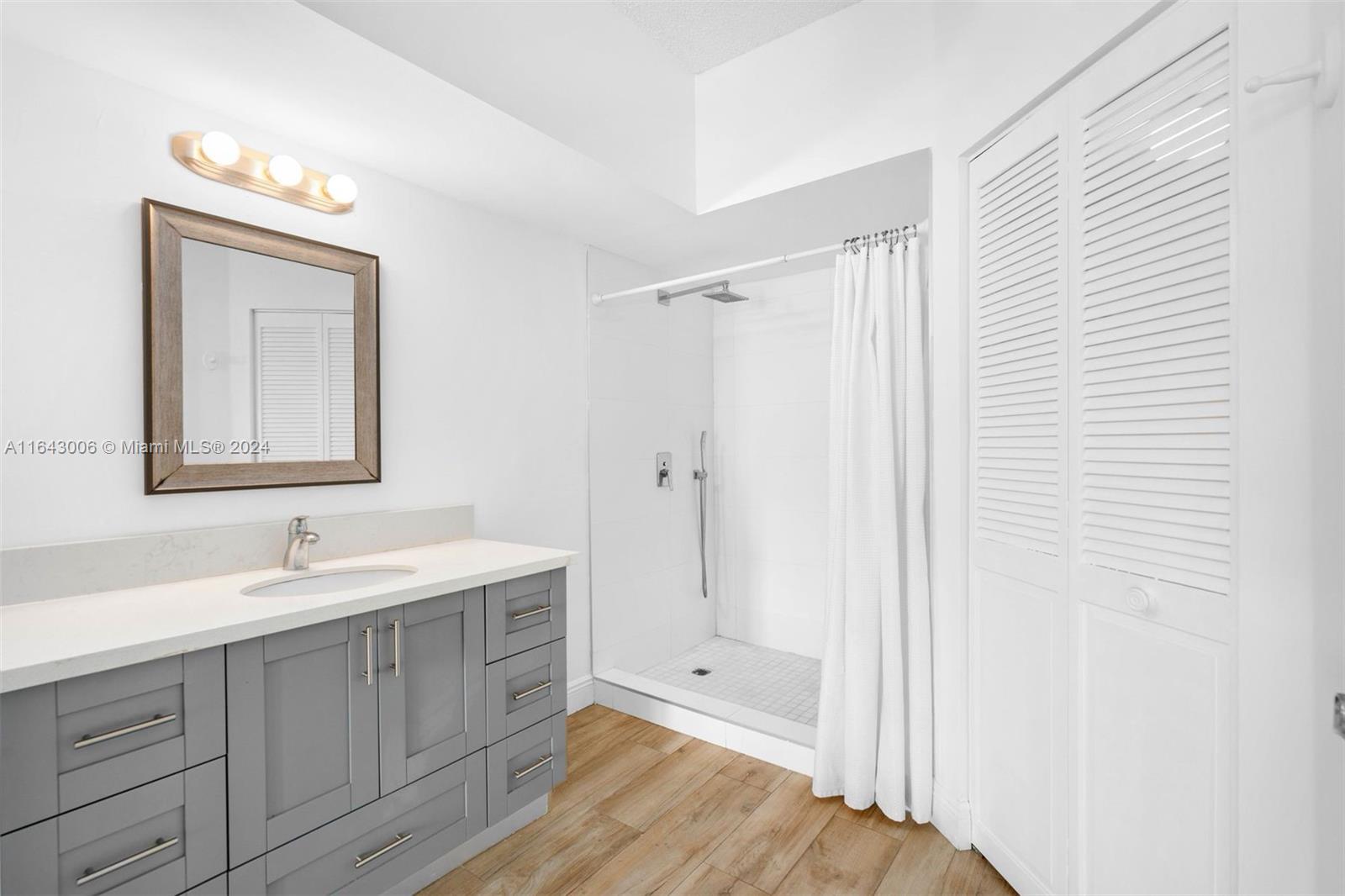 UNIVERSITY INN CONDO - Residential Lease