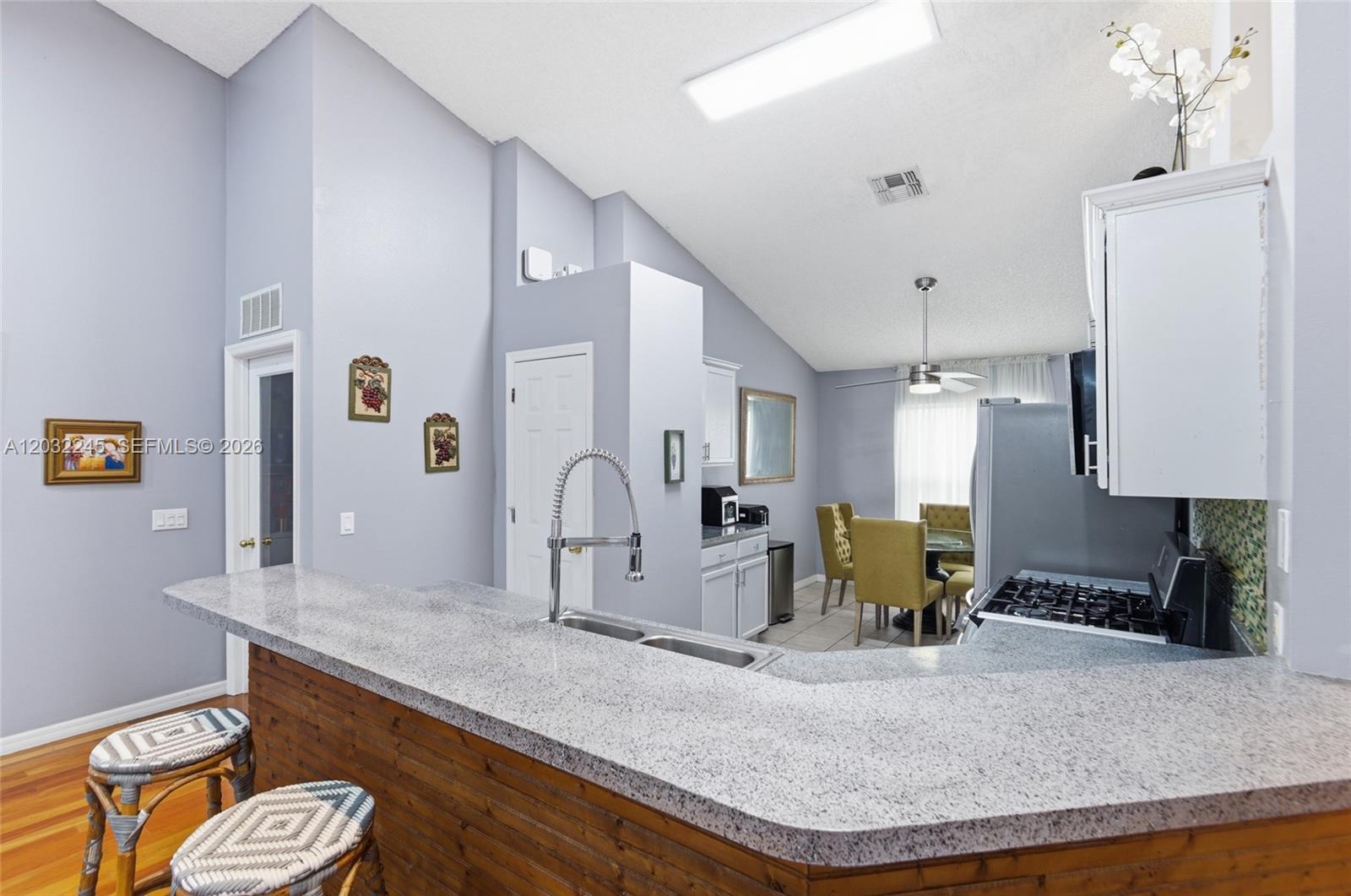 ALLAMANDA GRACE - Residential
