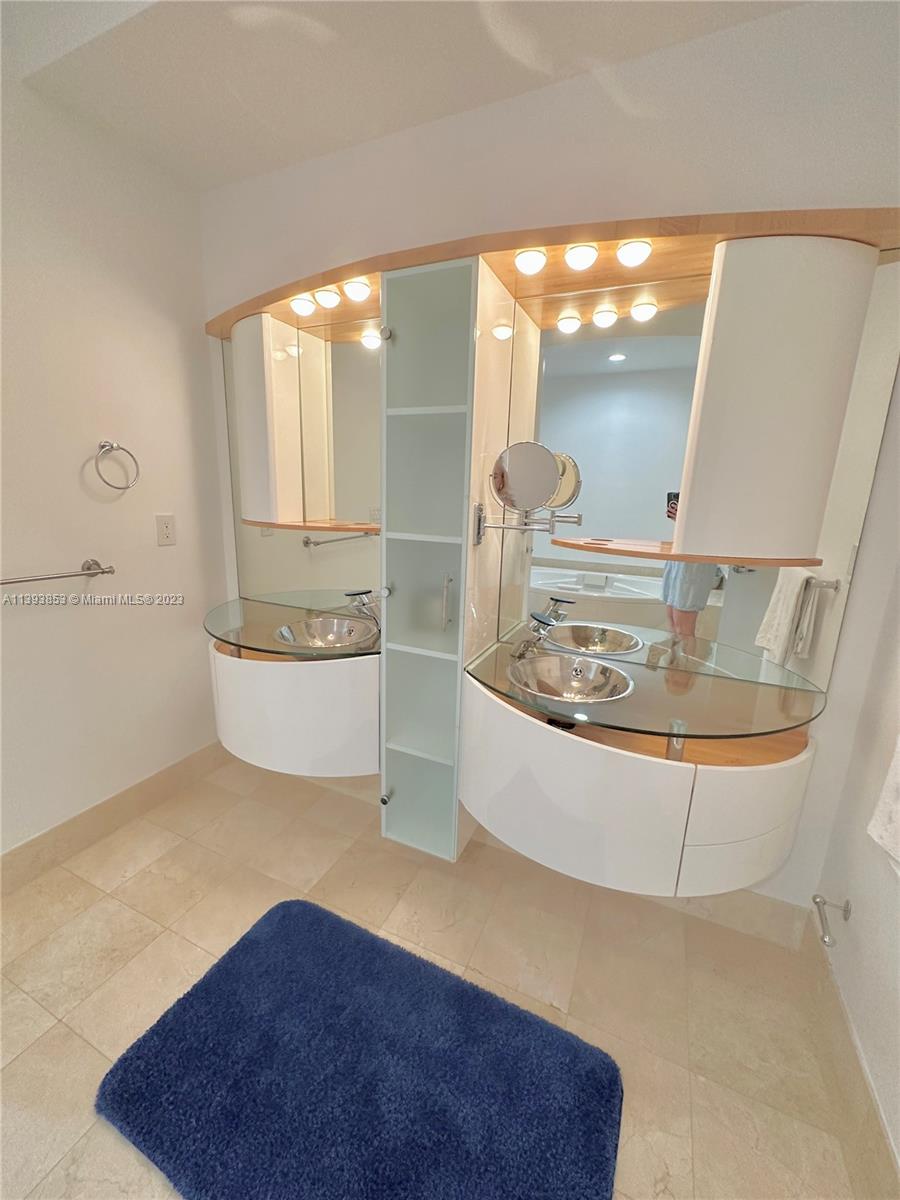TRUMP PALACE CONDO - Residential Lease