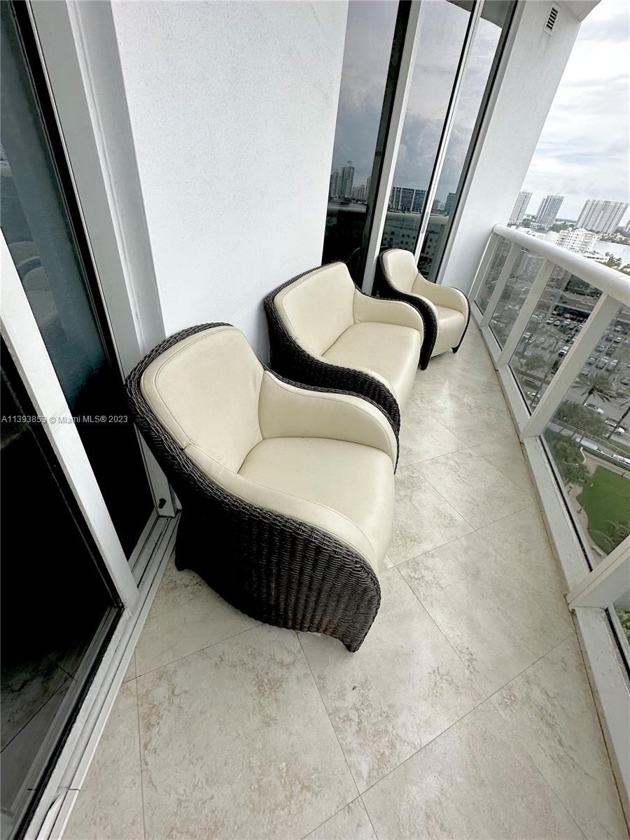 TRUMP PALACE CONDO - Residential Lease