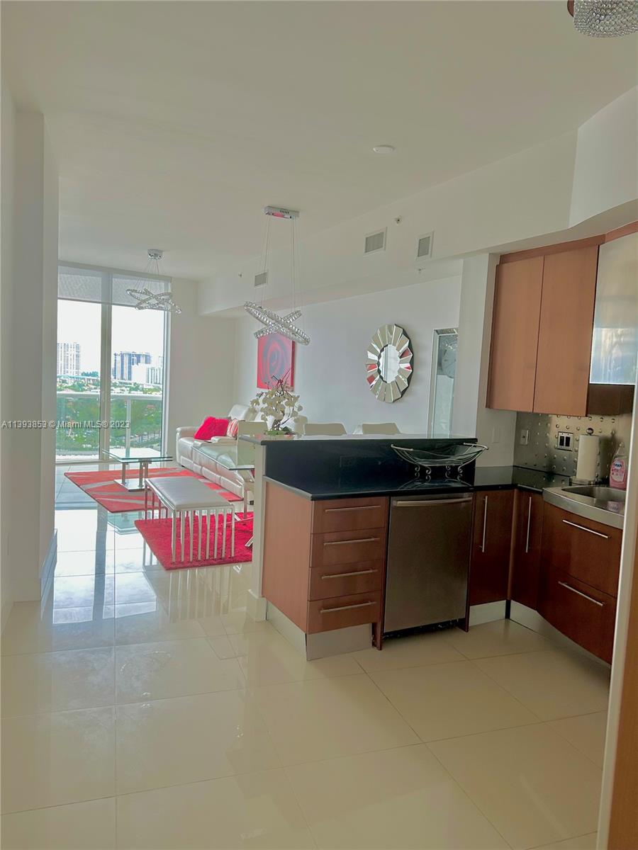 TRUMP PALACE CONDO - Residential Lease