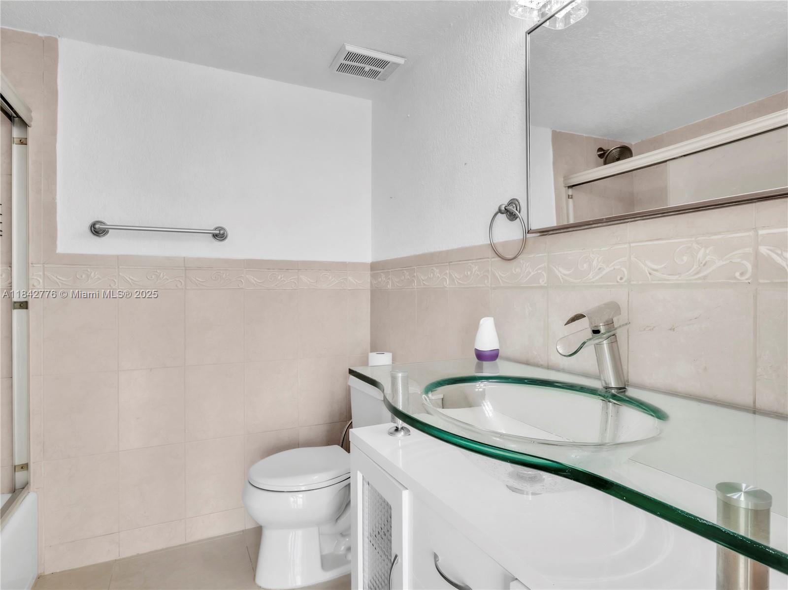 CORAL TOWERS CONDO - Residential Lease