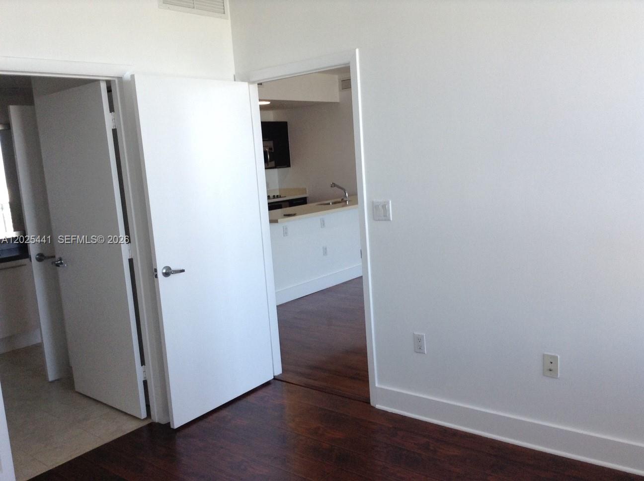 IVY CONDO - Residential Lease
