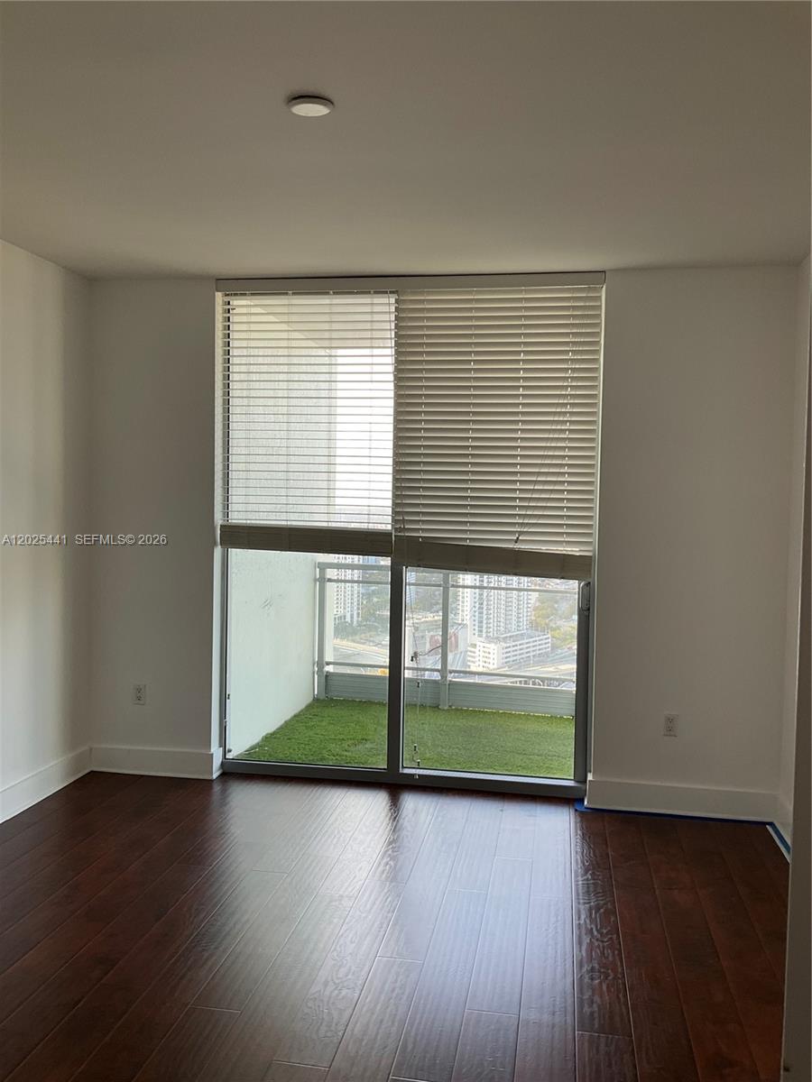 IVY CONDO - Residential Lease