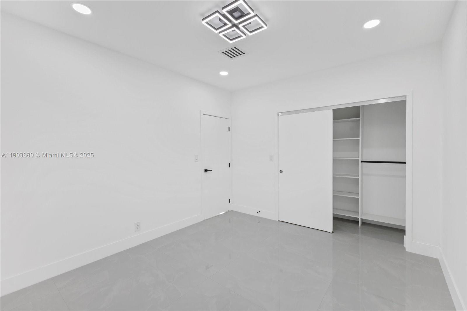 GREYKNOLL ESTATES - Residential