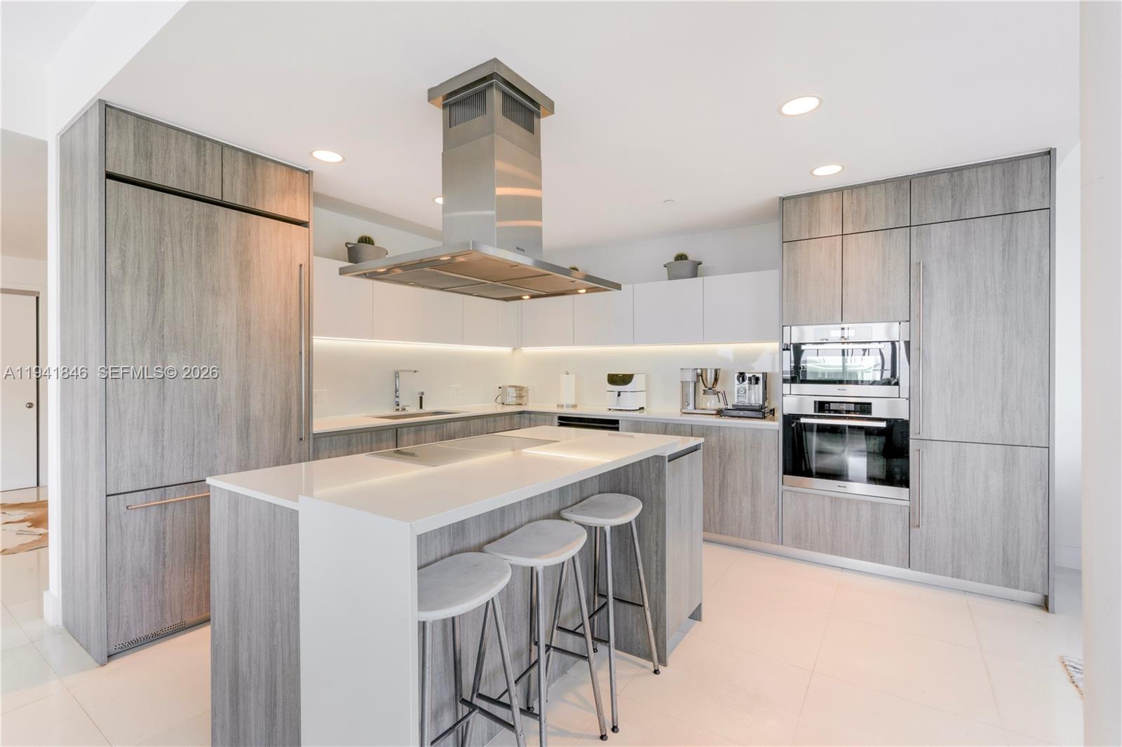 OCEANA KEY BISCAYNE CONDO - Residential