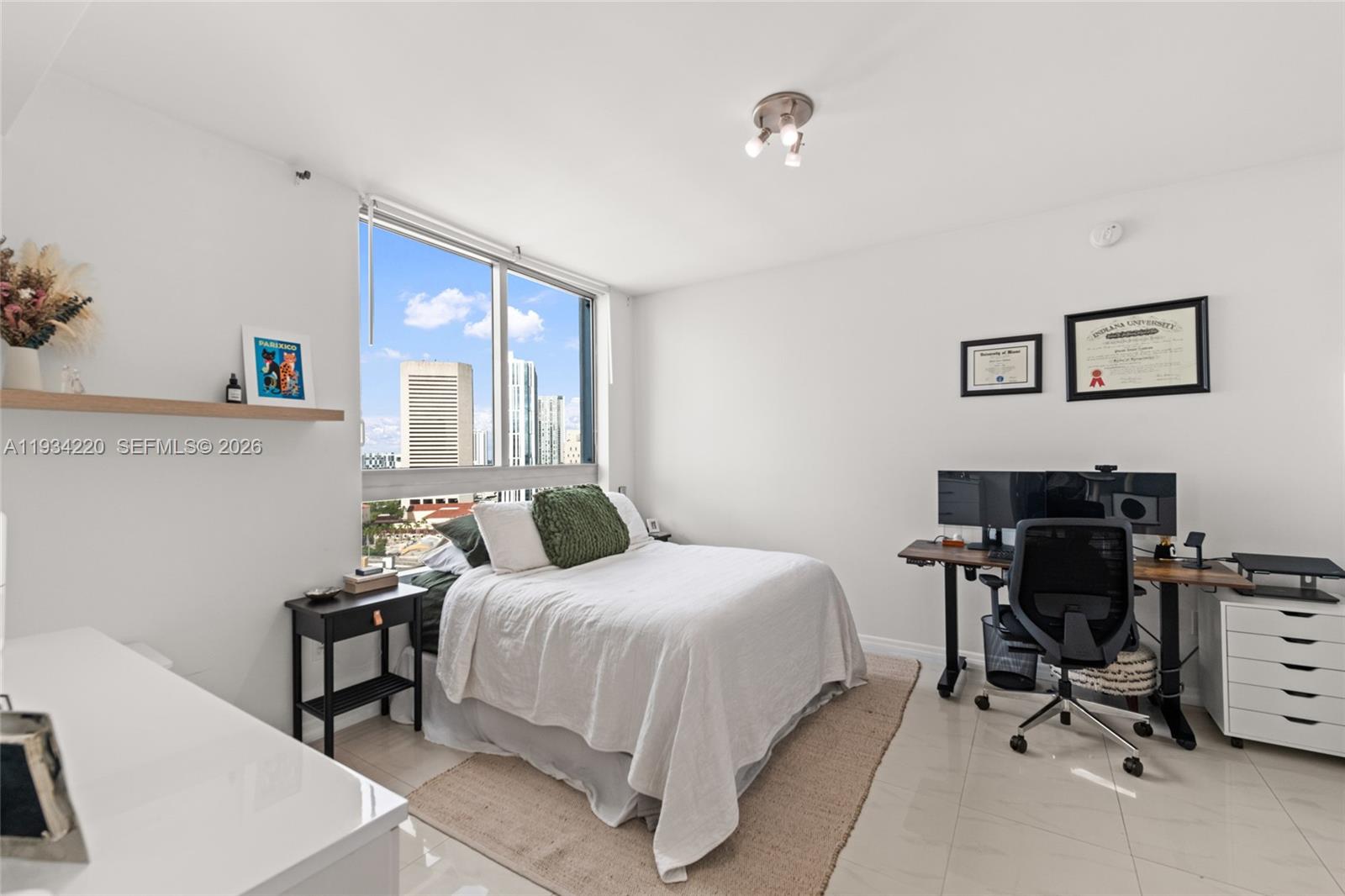 IVY CONDO - Residential